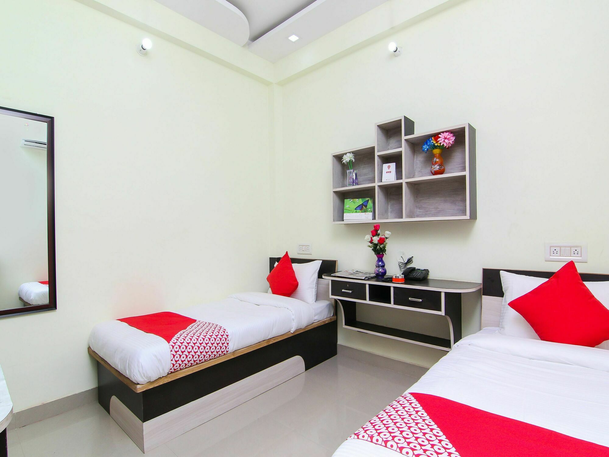 Oyo 12446 Shree Sai Guest House Allāhābād Junction Kültér fotó